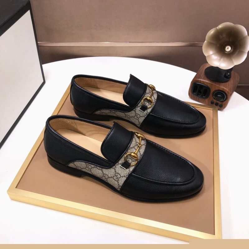 G*u*i leather shoes